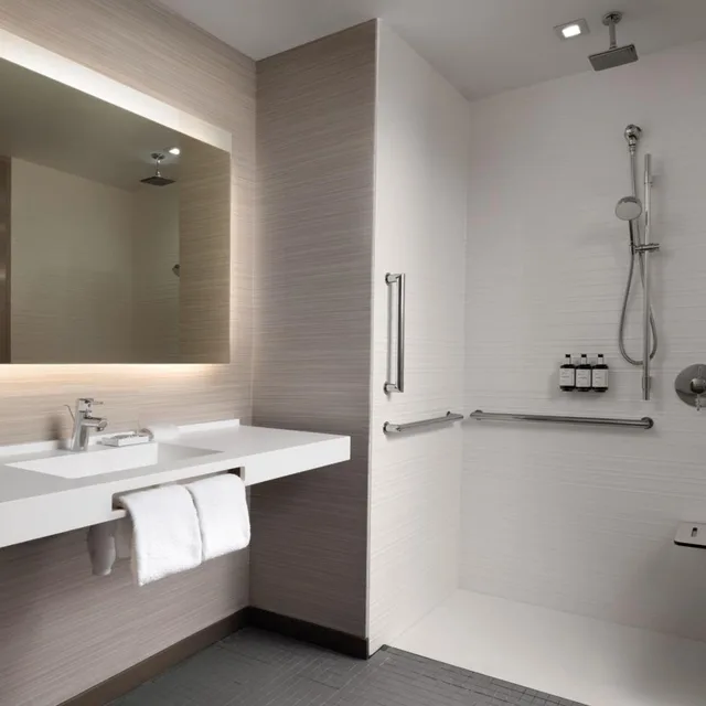 غرفة بسرير كينج بإطلالة على المدينة مع أريكة، AC Hotel Phoenix Downtown 10/10