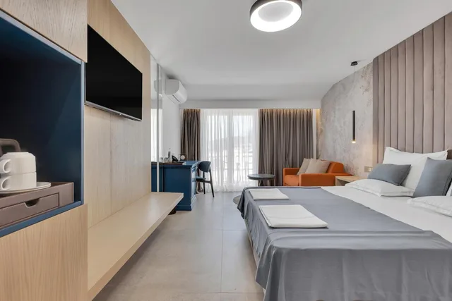 Room, Double Bed, Side Sea View، Hotel Laurentum 1/4