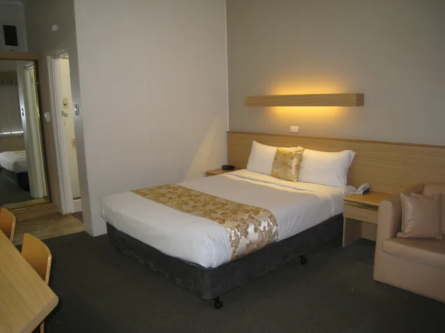 غرفة كومفورت بسرير كوين، Country Lodge Motor Inn 1/3