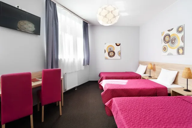 Room, Triple, Twin Beds, Petrus Hotel 3/4