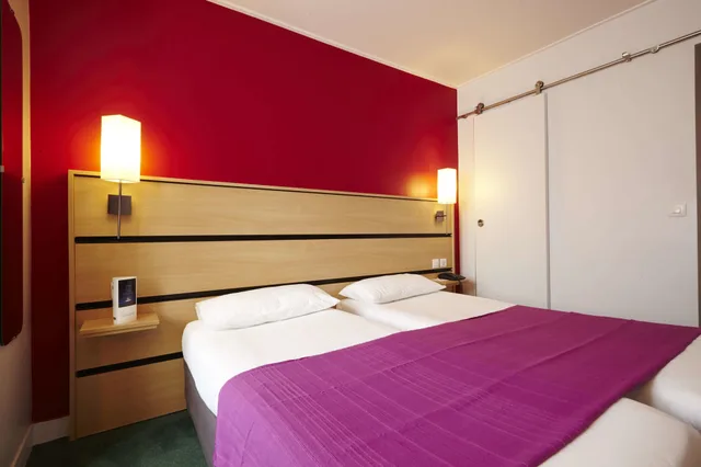 غرفة قياسية بسريرين منفصلين، Kyriad Canal Saint Martin 3/10