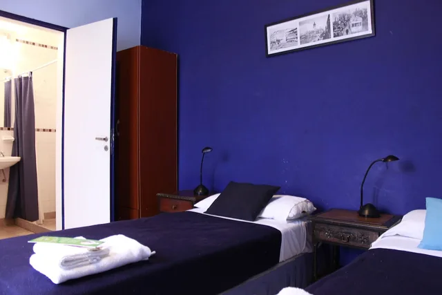 غرفة بسرير مزدوج بحمام خاص، Sabatico Travelers Hostel 2/2