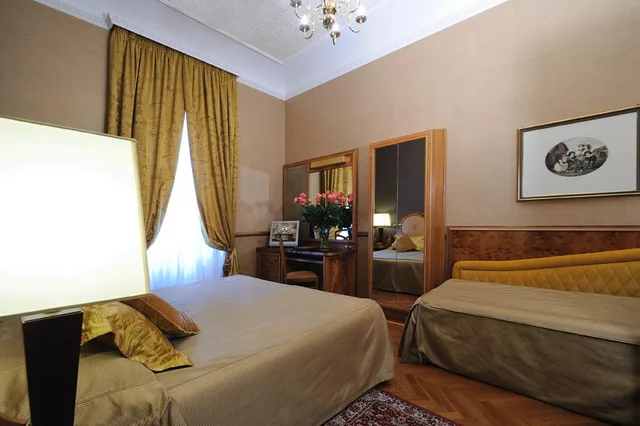 غرفة قياسية ثلاثية، Hotel Farnese 1/1