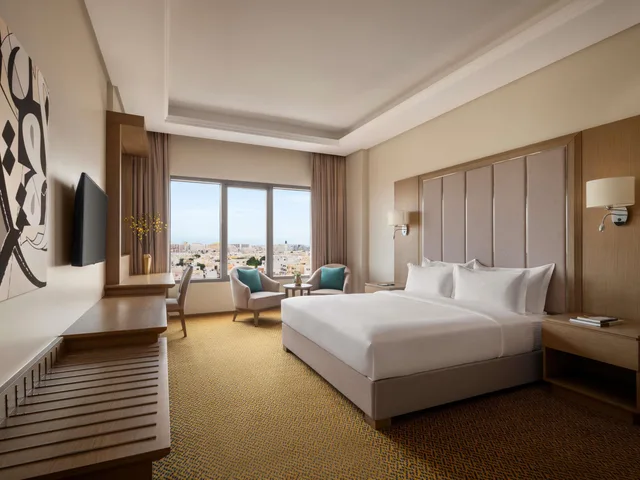 غرفة ديلوكس بسرير مزدوج بإطلالة، Mercure Muscat 3/4