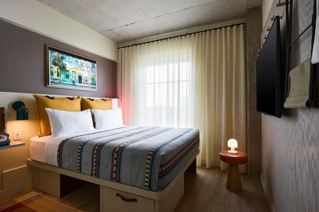 غرفة بسرير كوين، Moxy Charleston Downtown 2/8
