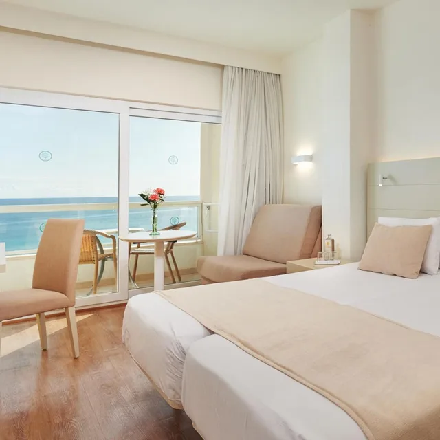 غرفة ثلاثية بإطلالة على البحر، Hotel Sabina & Suites 2/4