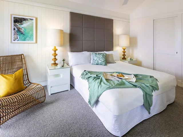 Overwater, Bungalow, King Bed، Novotel Sunshine Coast Resort 1/1