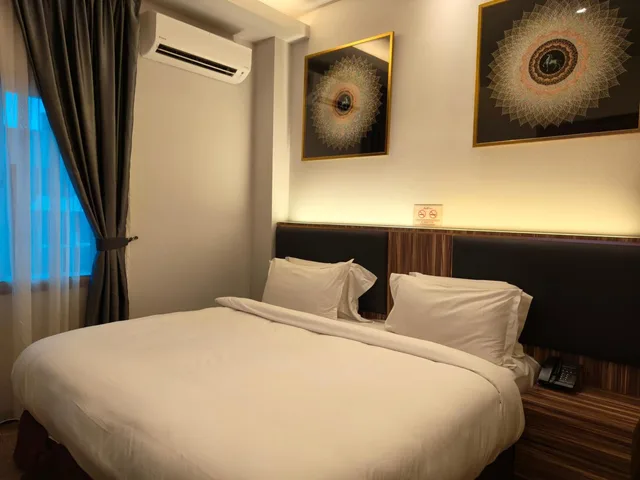 غرفة بسرير كينج، Asiatic Hotel 4/8
