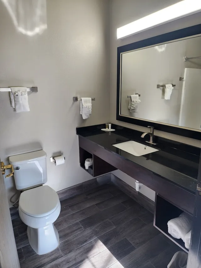 جناح ديلوكس بسرير كينج، Days Inn & Suites by Wyndham Tucson/Marana 6/8