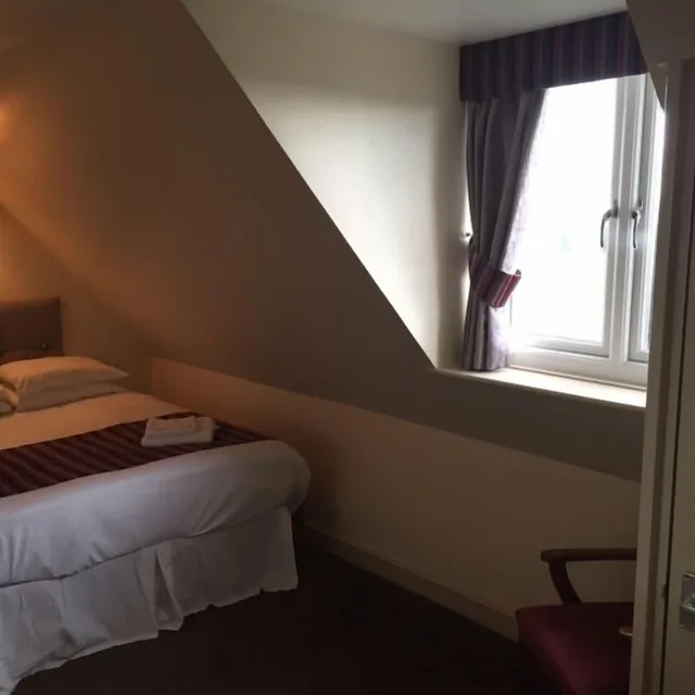 غرفة قياسية مفردة، Strawberry Bank Hotel, NEC 1/3