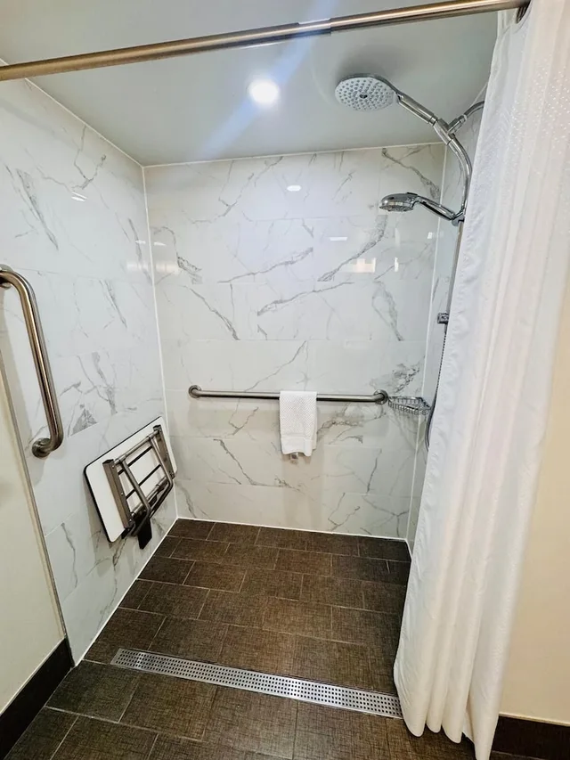 غرفة بسرير كينج لذوي الإعاقة، Sleep Inn Staunton 8/9
