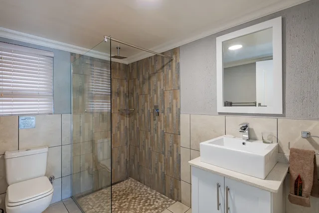 4 Bedrooms, Luxury, Chalet, Splash Pool، Hazyview Cabanas 3/4