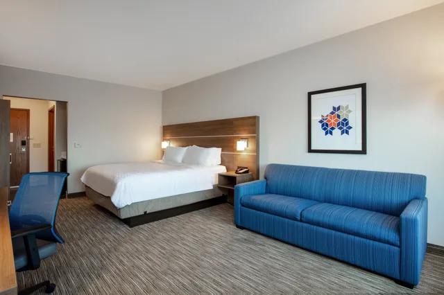 جناح بسرير كينج لذوي الإعاقة، Holiday Inn Express & Suites Beloit 2/4