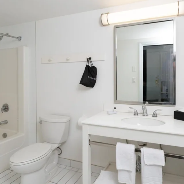 2 Bedrooms, Suite, 1.5 Bathrooms, Four Points By Sheraton Prince George 10/10