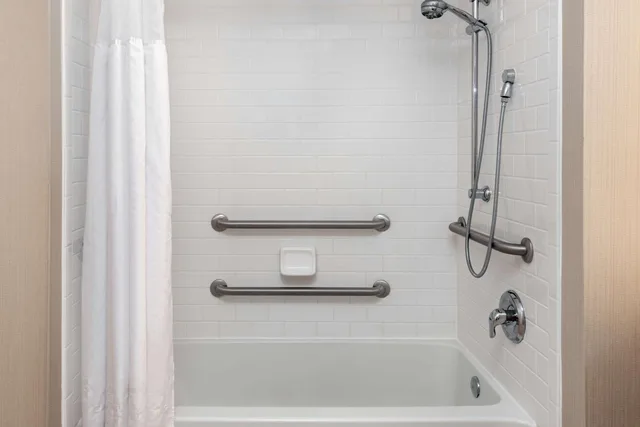 جناح بسرير كوين مع أريكة لذوي الإعاقة، Homewood Suites by Hilton Bonita Springs Naples North 7/9