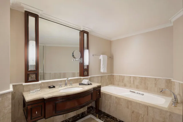 غرفة غراند بسرير مزدوج، Shangri-La Sydney 2/2