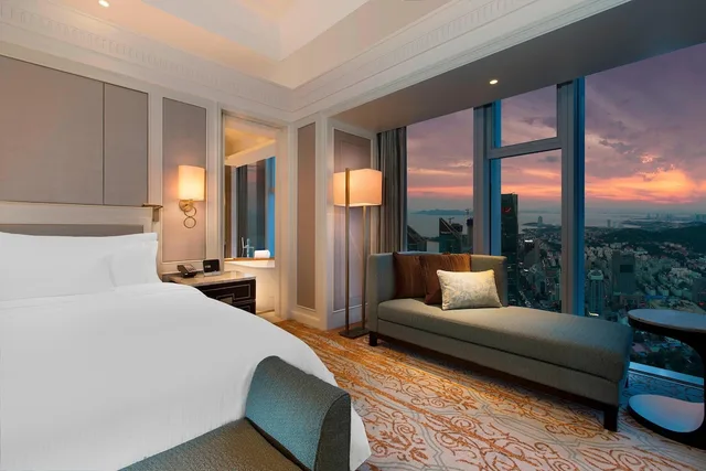 غرفة كلوب بسريرين مزدوجين بإطلالة على البحر، The Westin Qingdao 1/3