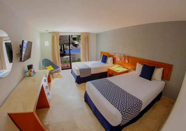 غرفة سوبيريور ثلاثية بسريرين مزدوجين، Plaza Pelicanos Club Beach Resort 3/9