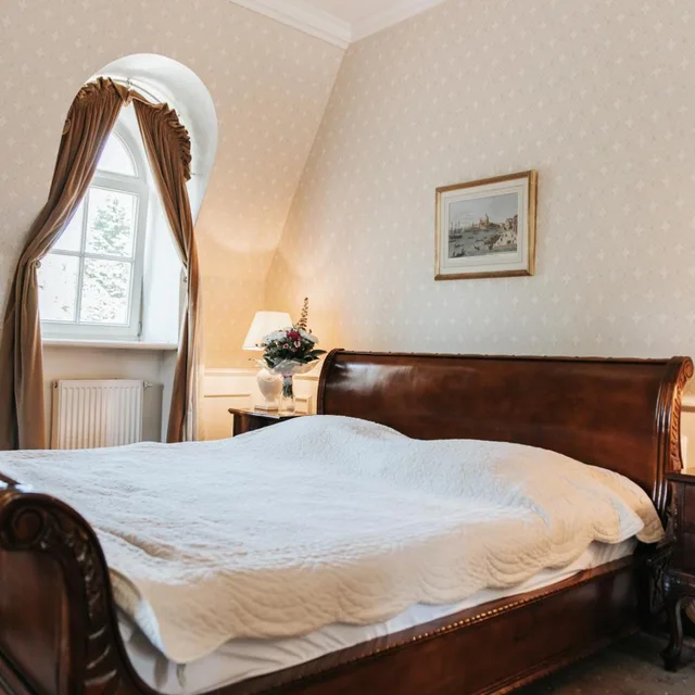 Suite, Dwor Sierakow 2/10