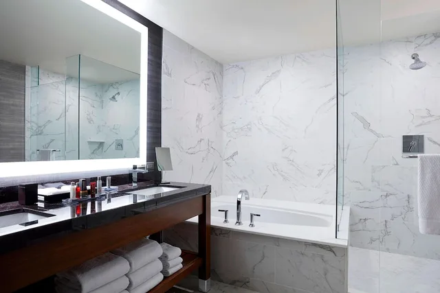 1 Bedroom, Vice President, Suite, King Bed, Sofa، MARRIOTT MARQUIS HOUSTON 4/4