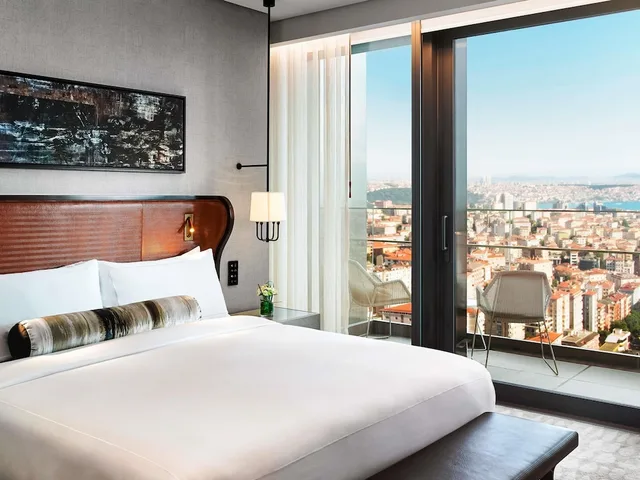 Quasar, Suite, King Bed, Club Lounge Access, Fairmont Quasar Istanbul 1/6