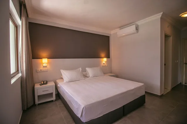 غرفة قياسية بسرير مزدوج وسرير فردي، Club Muskebi Hotel 3/5