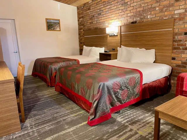 Deluxe, 2 Queen Beds, Ramada by Wyndham 1000 Islands/Gananoque 10/10