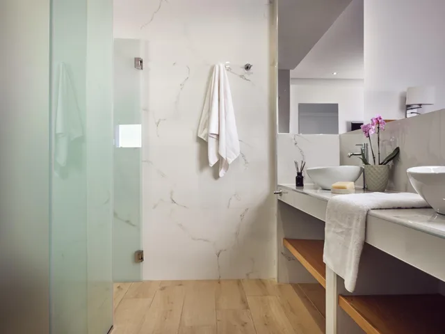 جناح بإطلالة على البحر بشرفة، Cavo Orient Beach Hotel 5/5