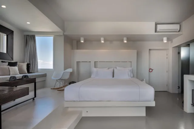 Deluxe, Suite, Caldera View, Outdoor Jetted Tub, West East Suites - Adults Only 2/10