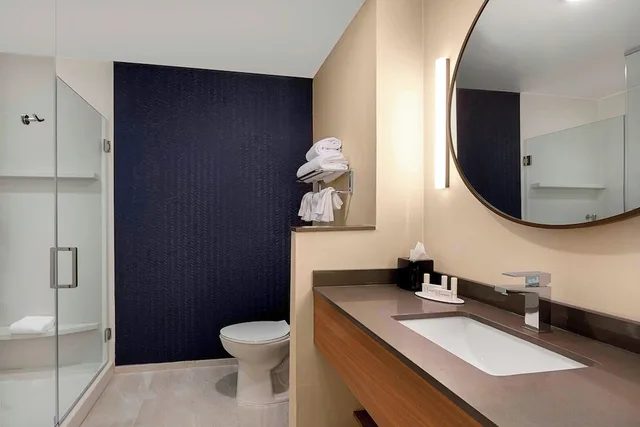 جناح بسرير كينج مع أريكة لذوي الإعاقة، Fairfield Inn & Suites By Marriott Shelby 2/3
