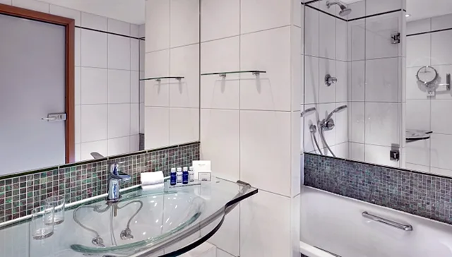 غرفة سوبيريور بسرير مزدوج، Park Plaza Victoria London 1/2