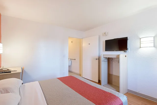 Standard, Double Bed, Accessible, Motel6 Mcallen, TX 3/9