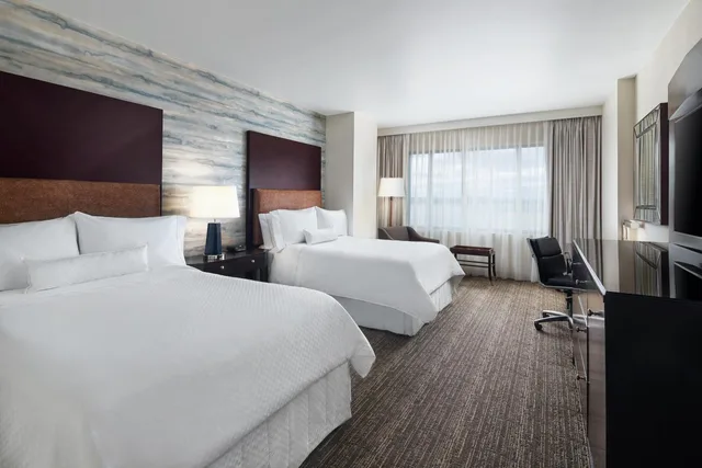 غرفة بسريرين مزدوجين بإطلالة على المدينة، The Westin Washington National Harbor 1/13