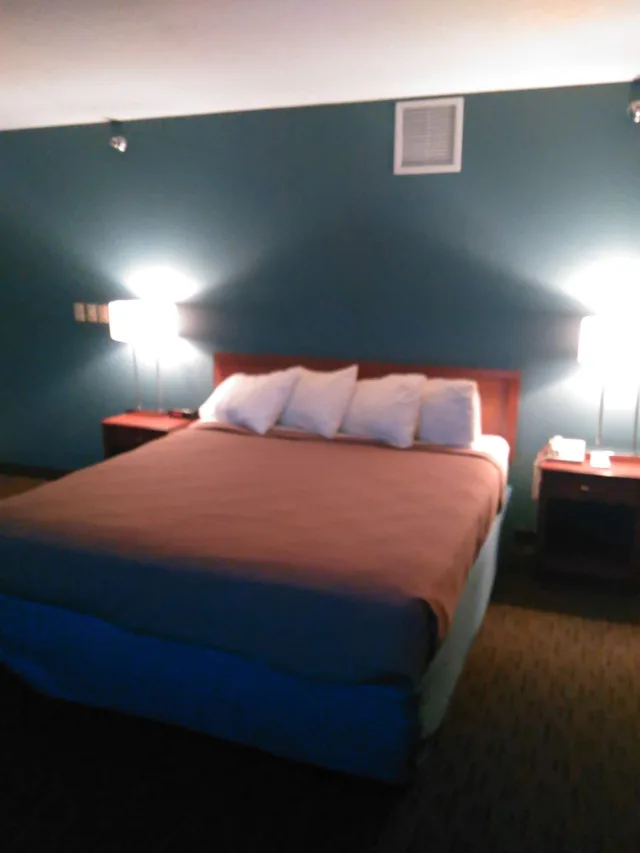 Room, King Bed, Accessible, Americinn By Wyndham Beulah 2/6