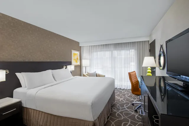 Standard, Crowne Plaza Kitchener Waterloo 1/4