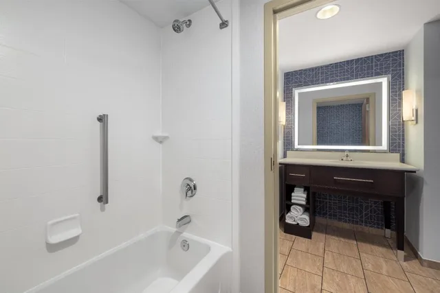 جناح بسريرين كوين مع أريكة لذوي الإعاقة، HOMEWOOD SUITES BY HILTON WEST DES MOINES/SW MALL AREA 7/9