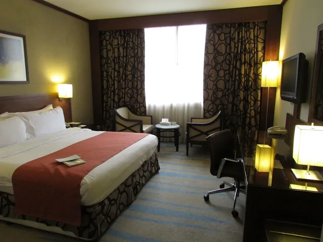 غرفة بريميوم بسرير فردي، هوليداي إن الرياض الازدهار(Holiday Inn Riyadh Izdihar) 5/8