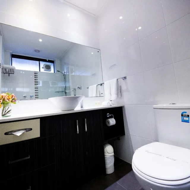 غرفة تنفيذية، Sandown Regency 8/10