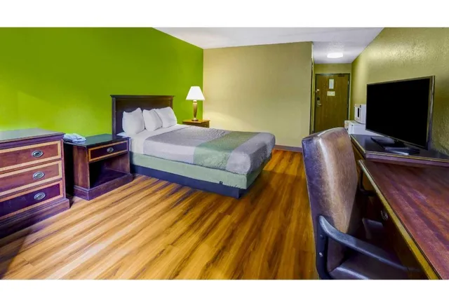 2 Full Beds - Smoking، Motel6 Morehead, KY 1/10