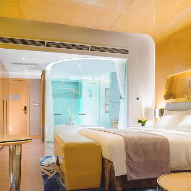 غرفة ديلوكس بسرير مزدوج بإطلالة على البحر بشرفة، Wyndham Grand Hotel Qingdao 6/7