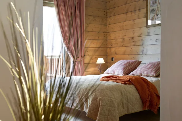 2 Bedrooms, Cabin, Apartment, 1 Double and 2 Bunk Beds, 2 Sofa، Cgh Residences & Spas Le Coeur D'or 1/2