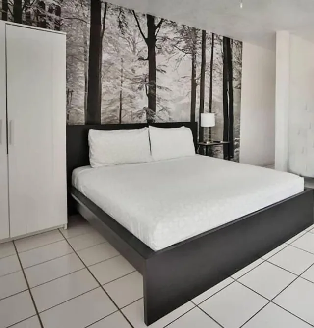 Cozy, Chill, Studio, Queen Bed, Kitchen، Krymwood Flats 3/4