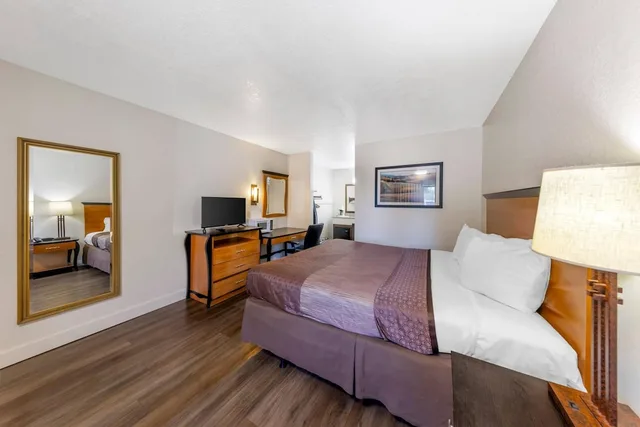 غرفة بسرير كوين لذوي الإعاقة، Rodeway Inn At Nevada State Capitol 4/9