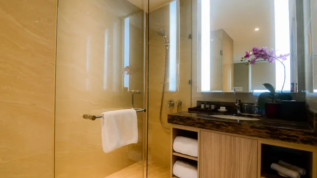 غرفة ديلوكس بسريرين منفصلين للمدخنين، The Excelton Hotel Palembang 4/4