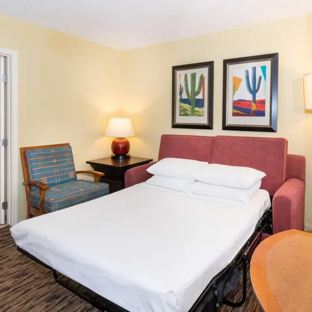 Ambassador, Suite، Hilton Phoenix Resort at the Peak 2/5