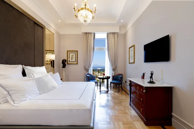 غرفة ديلوكس بسرير مزدوج أو سريرين منفصلين بإطلالة على البحر بشرفة، Grand Hotel Parkers 2/2