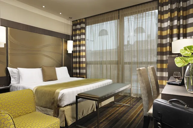 غرفة سوبيريور مفردة بسرير كوين، Uptown Palace 1/3