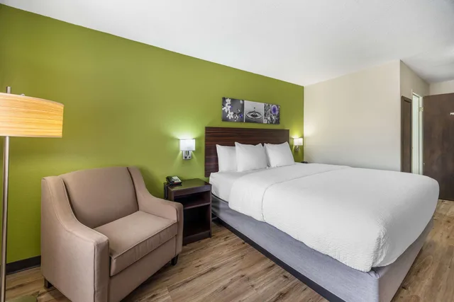 غرفة بسرير كينج، Sleep Inn & Suites Salina I-135 3/5