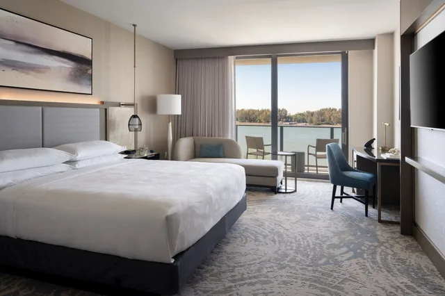 Room, King Bed, Intracoastal View, Balcony, JW Marriott Clearwater Beach Resort & Spa 1/5