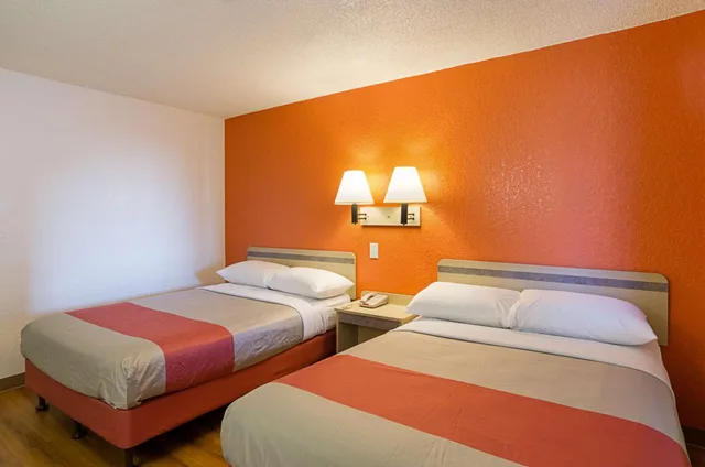 غرفة رباعية لذوي الإعاقة، Motel6 Denver, CO – Downtown 2/10